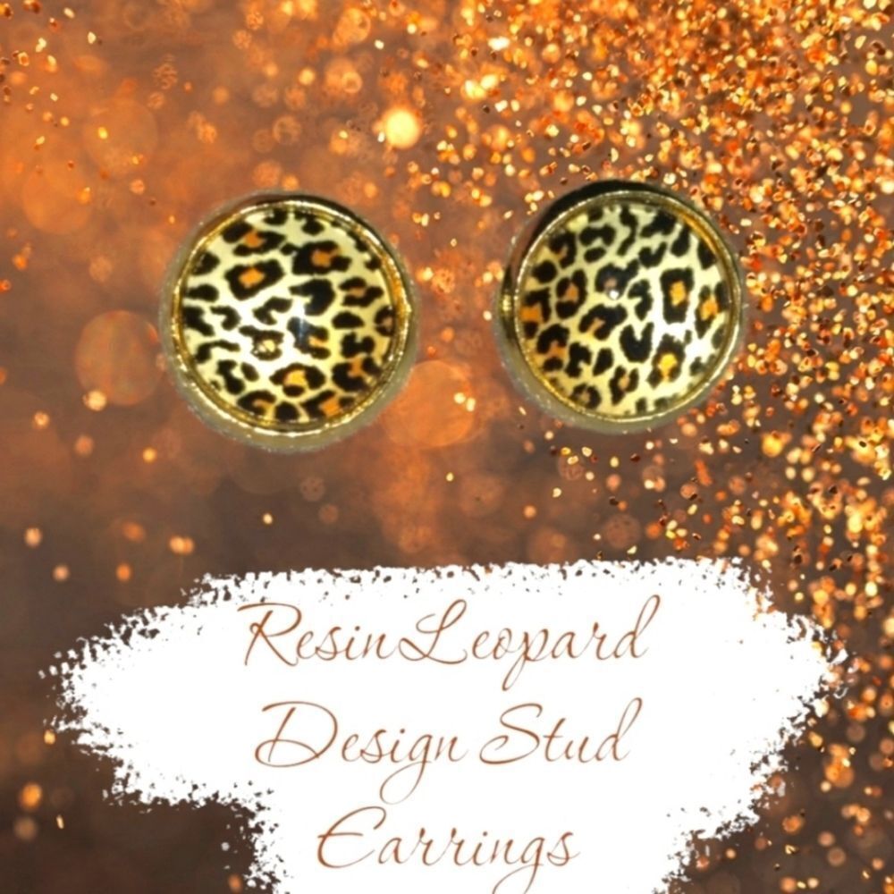 💕5/$18 Handmade Resin Leopard Studs